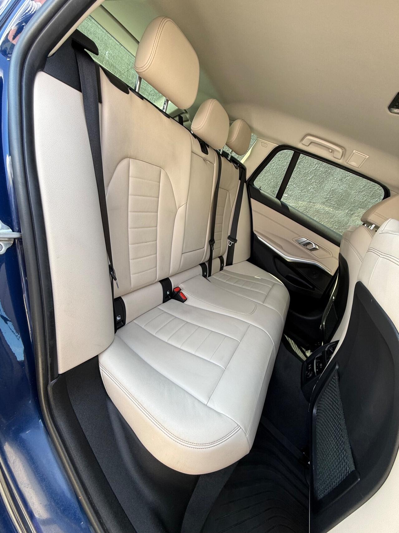 Bmw 320d Touring Luxury,Full LED,pelle,LED multicolore amb.,virtual cockpit,ecc.