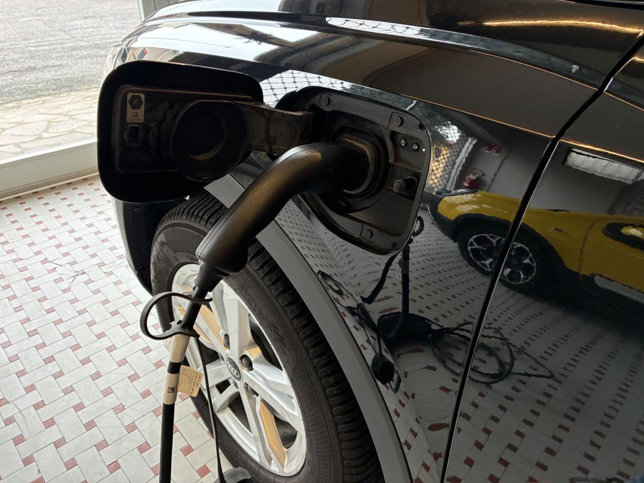 Audi Q3 45 Plug-in s-tronic 245cv Aziendale