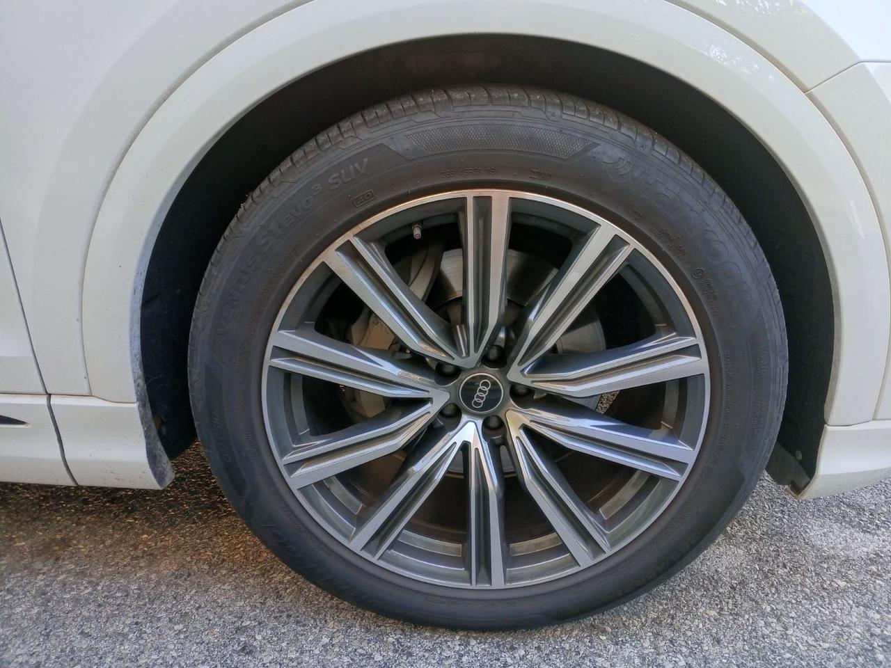 Audi Q8 Sport 3.0 50 TDI MHEV #7448