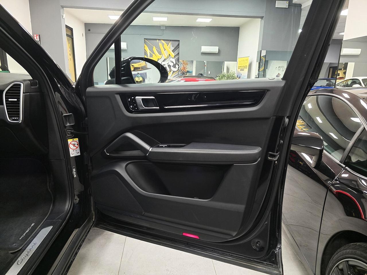 Porsche Cayenne III 3.0 e-hybrid tiptronic GARANZIA 12 MESI_TETTO_SERVICE BOOK PORSCHE_SOFT CLOSE