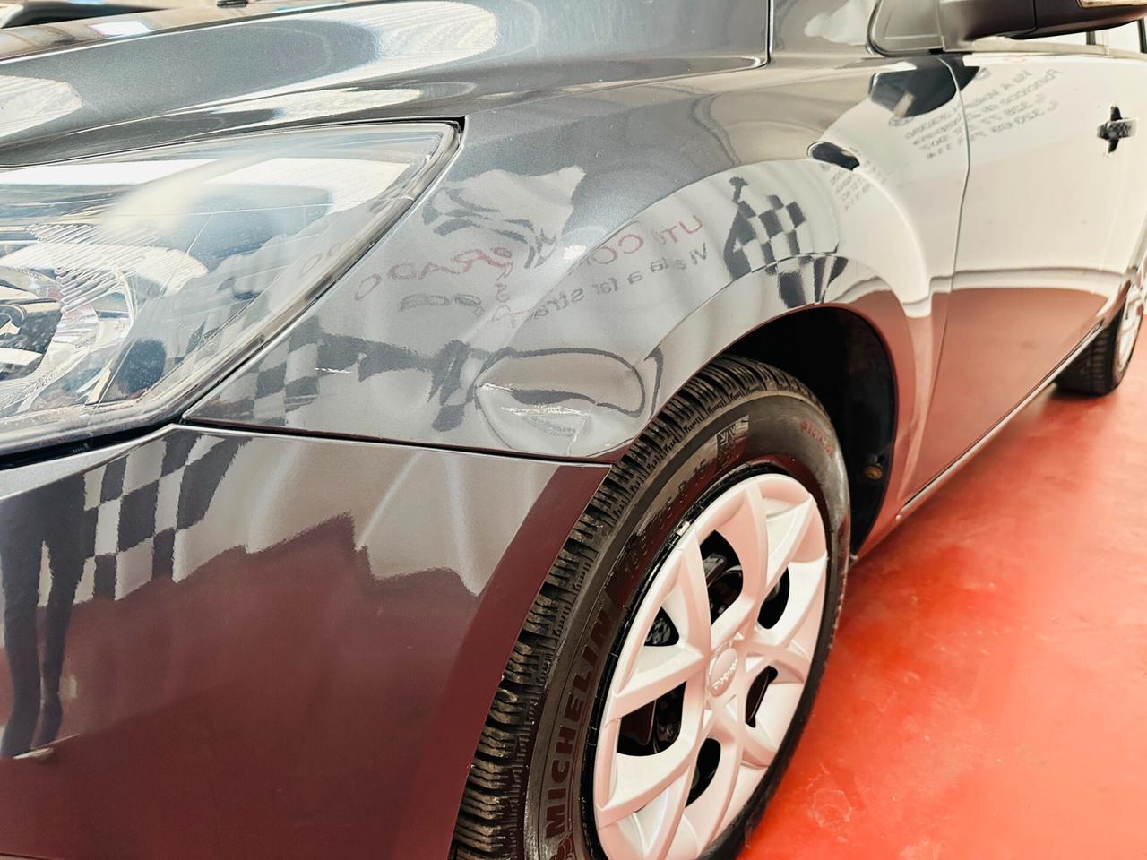 Ford Focus 1.6 (115CV) 5p. Bz.- GPL Titanium