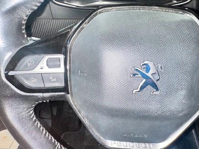 Peugeot 208 motore elettrico 136 CV 5 porte Active