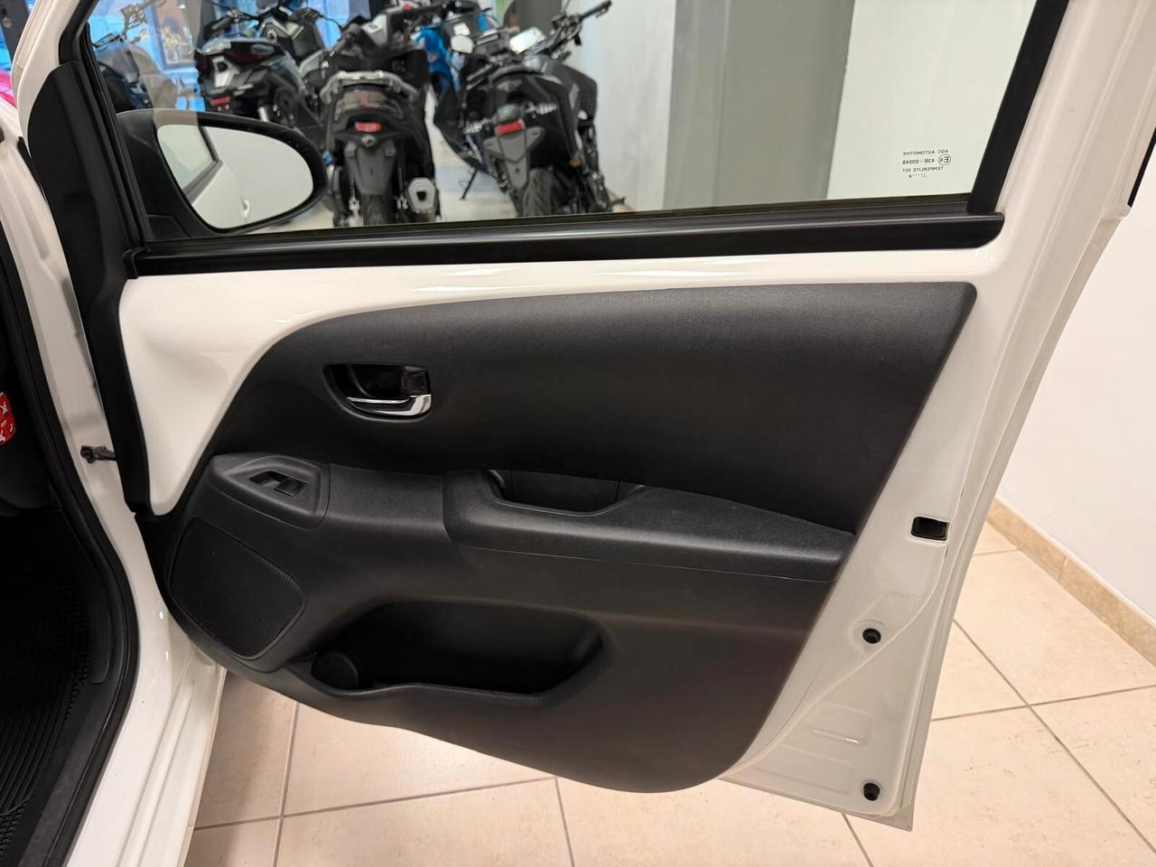 Toyota Aygo 1.0 VVT-i 69 CV 5 porte x-play TSS MMT