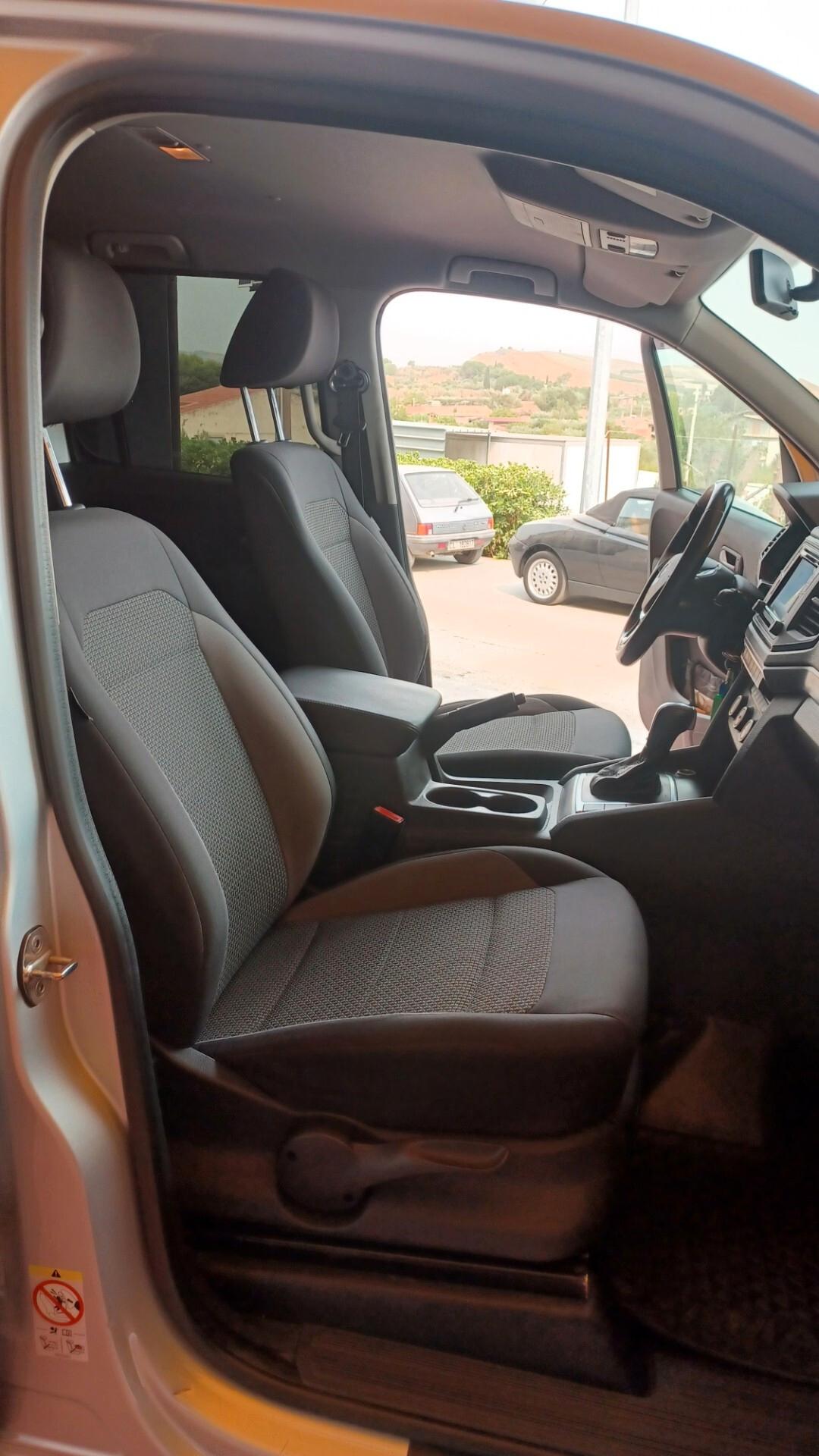 Volkswagen Amarok 3.0 V6 TDI 4MOTION BMT permanente aut. DC Comfortline