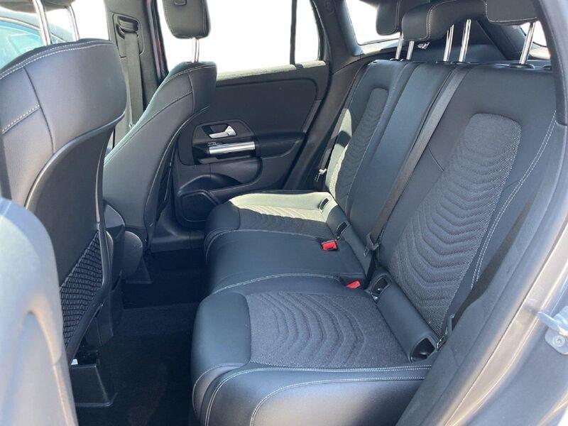 Mercedes-Benz GLA GLA-H247 2023 180 d Executive auto
