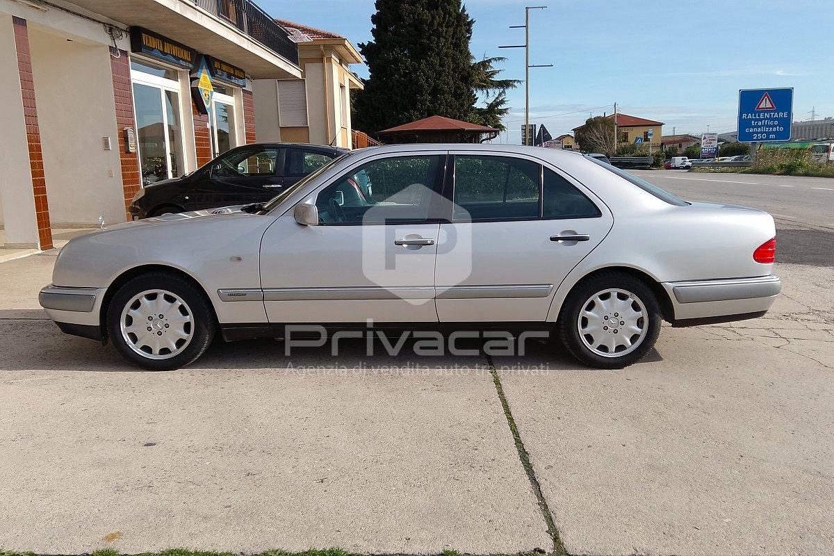 MERCEDES E 200 Kompressor cat Elegance