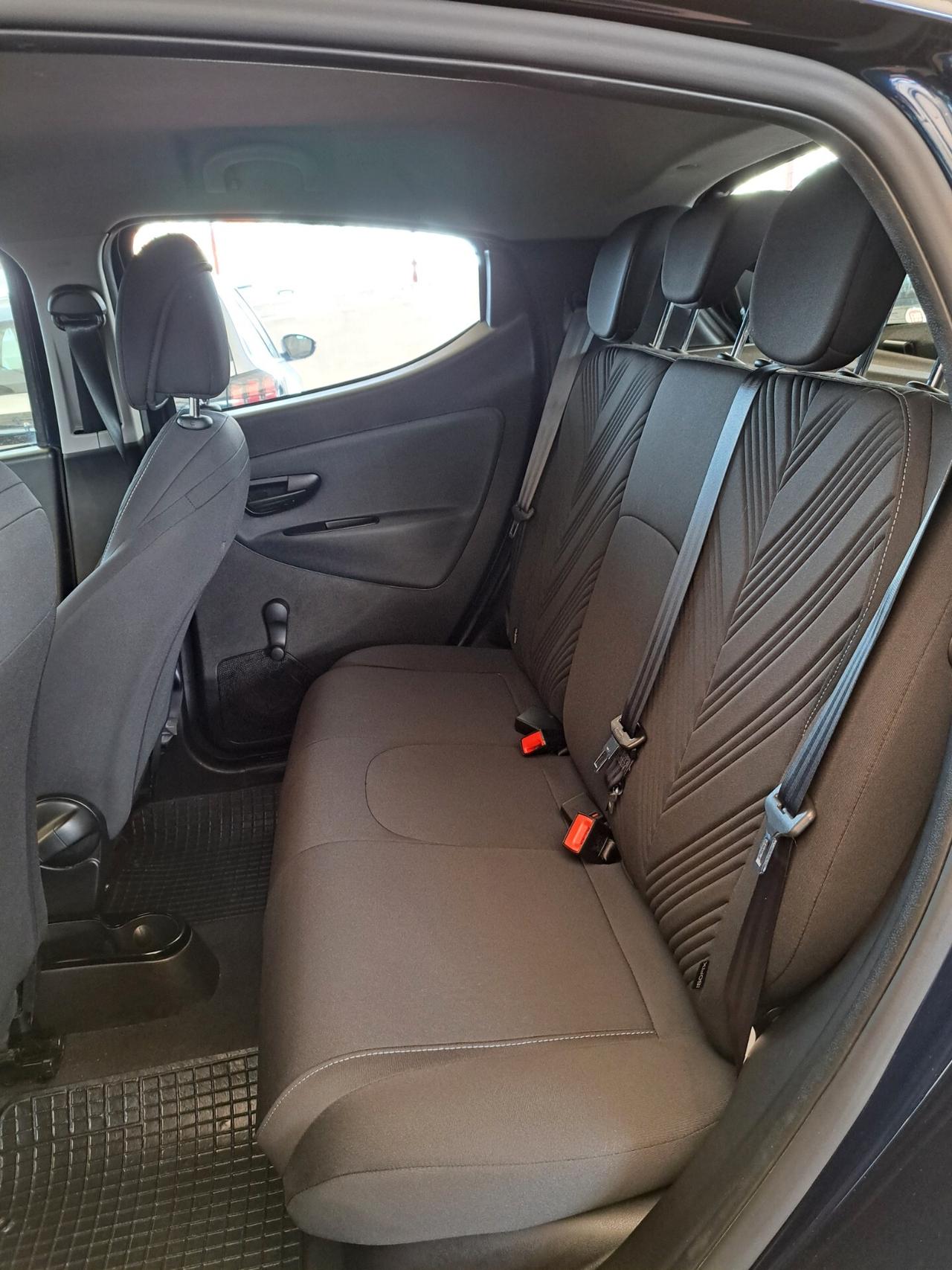 Lancia Ypsilon 1.0 FireFly 5 porte S&S Hybrid Ecochic Gold