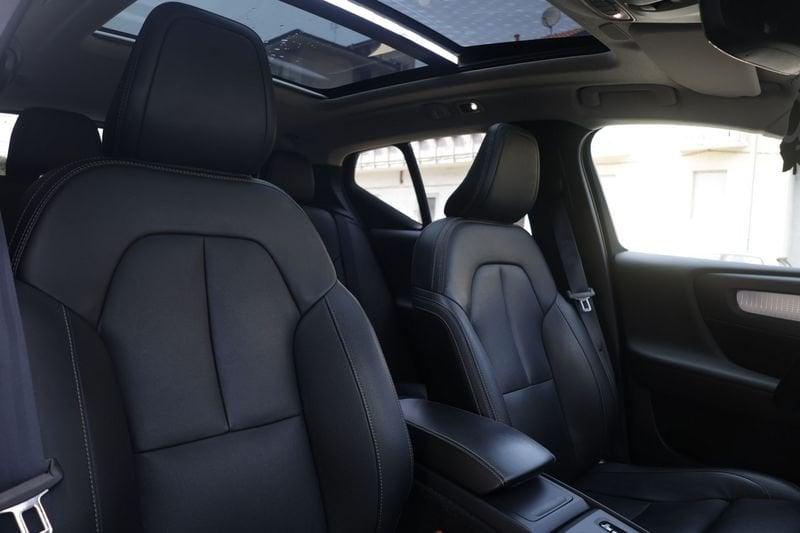 Volvo XC40 D4 AWD Geartronic R-design Tetto Panoramico Unicoproprietario