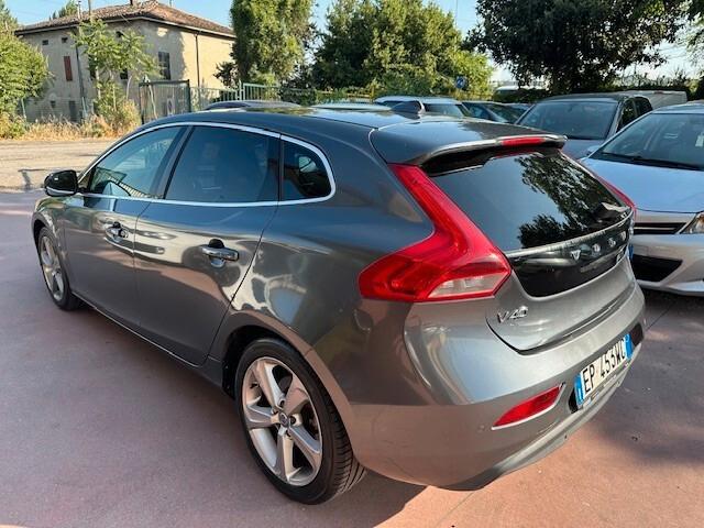 Volvo V40 D2 1.6 Momentum