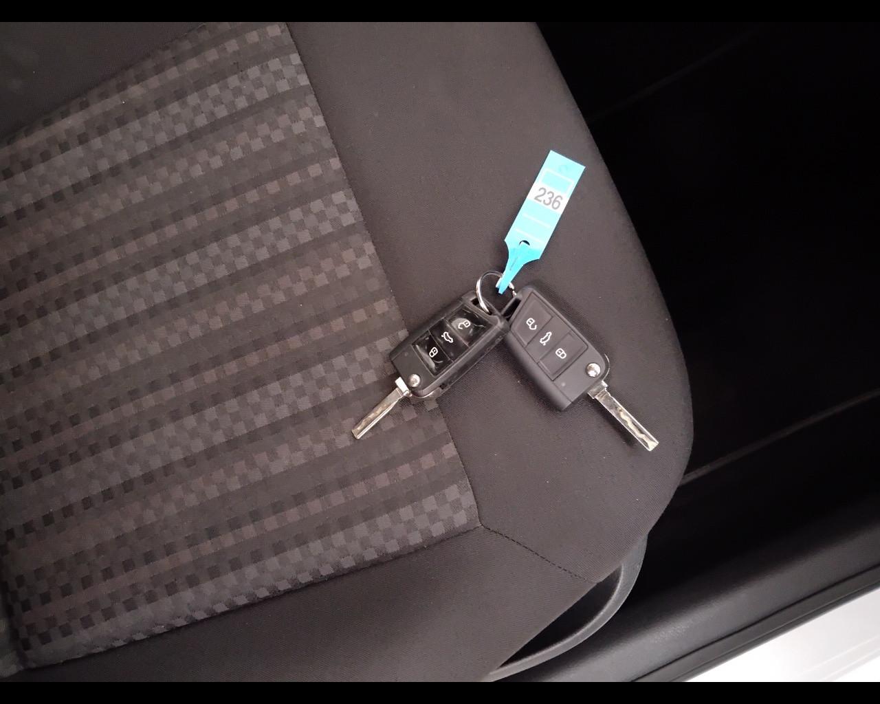 VOLKSWAGEN Polo V 2014 - Polo 5p 1.0 mpi Trendline 60cv