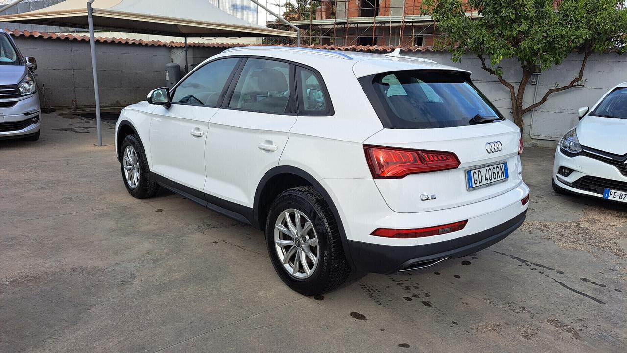 Audi Q5 TDI quattro 2.0 TDI S tronic 163cv