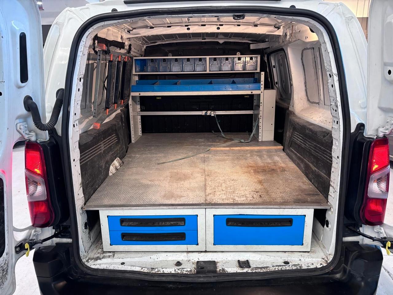 Citroen Berlingo Automatico + 3 Posti Versione Lunga