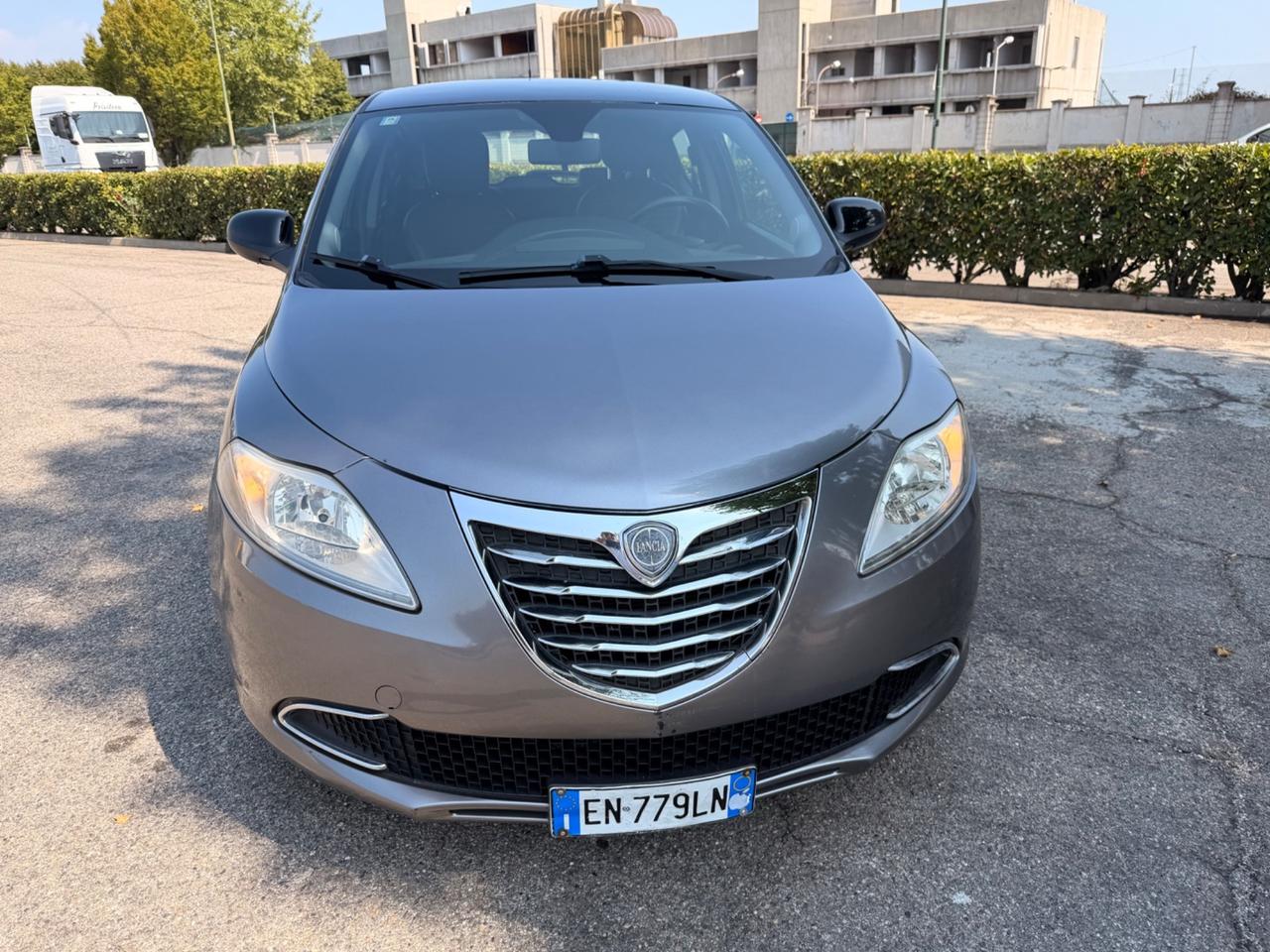 Lancia Ypsilon 1.2 69 CV 5 porte S&S Gold