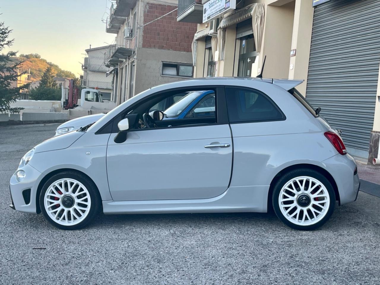 Abarth 595 1.4 Turbo T-Jet 145 CV CAMPOVOLO 29.000KM