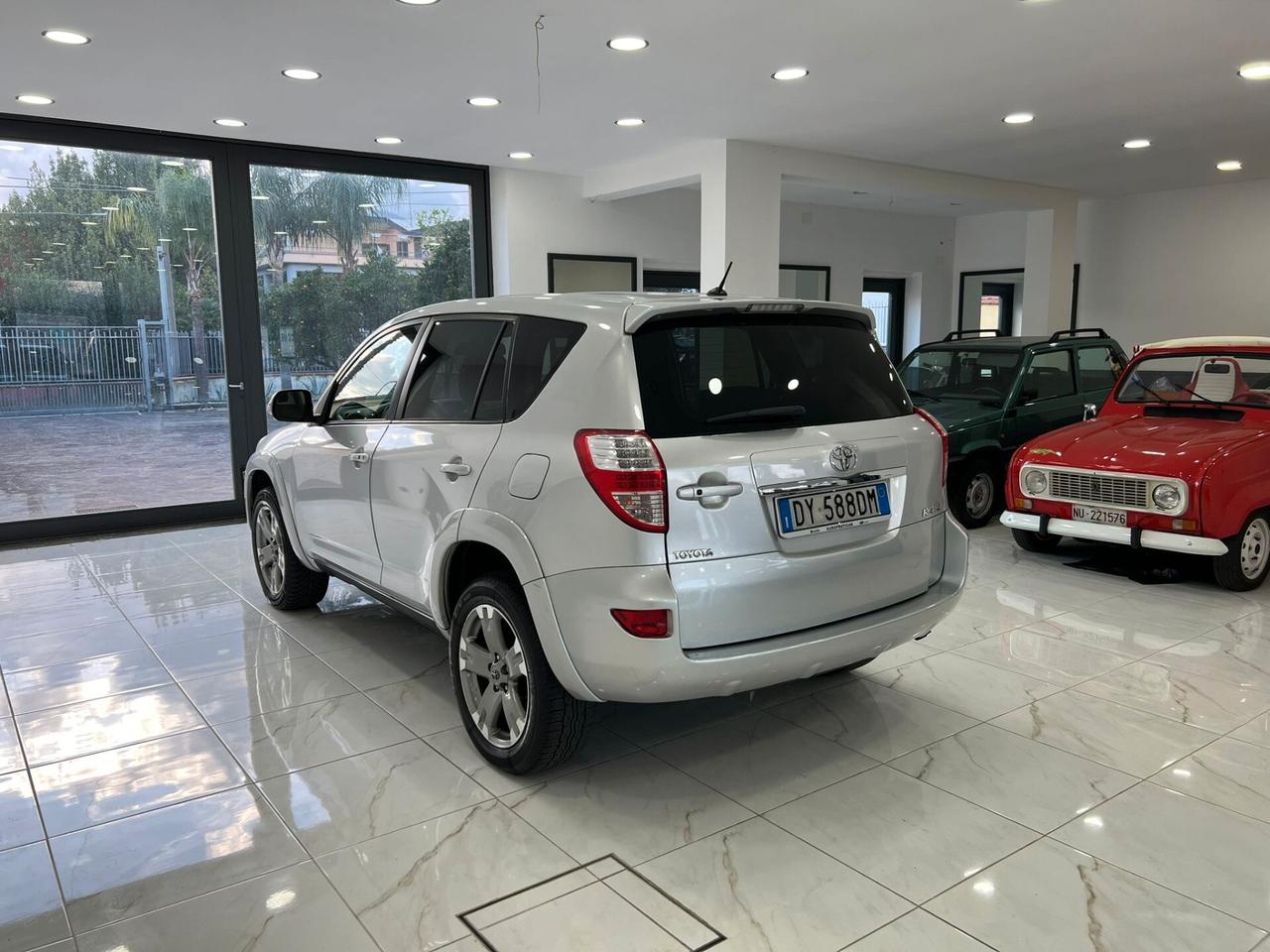 Toyota RAV4 2.2 d-cat Luxury CAMBIO AUTOMATICO