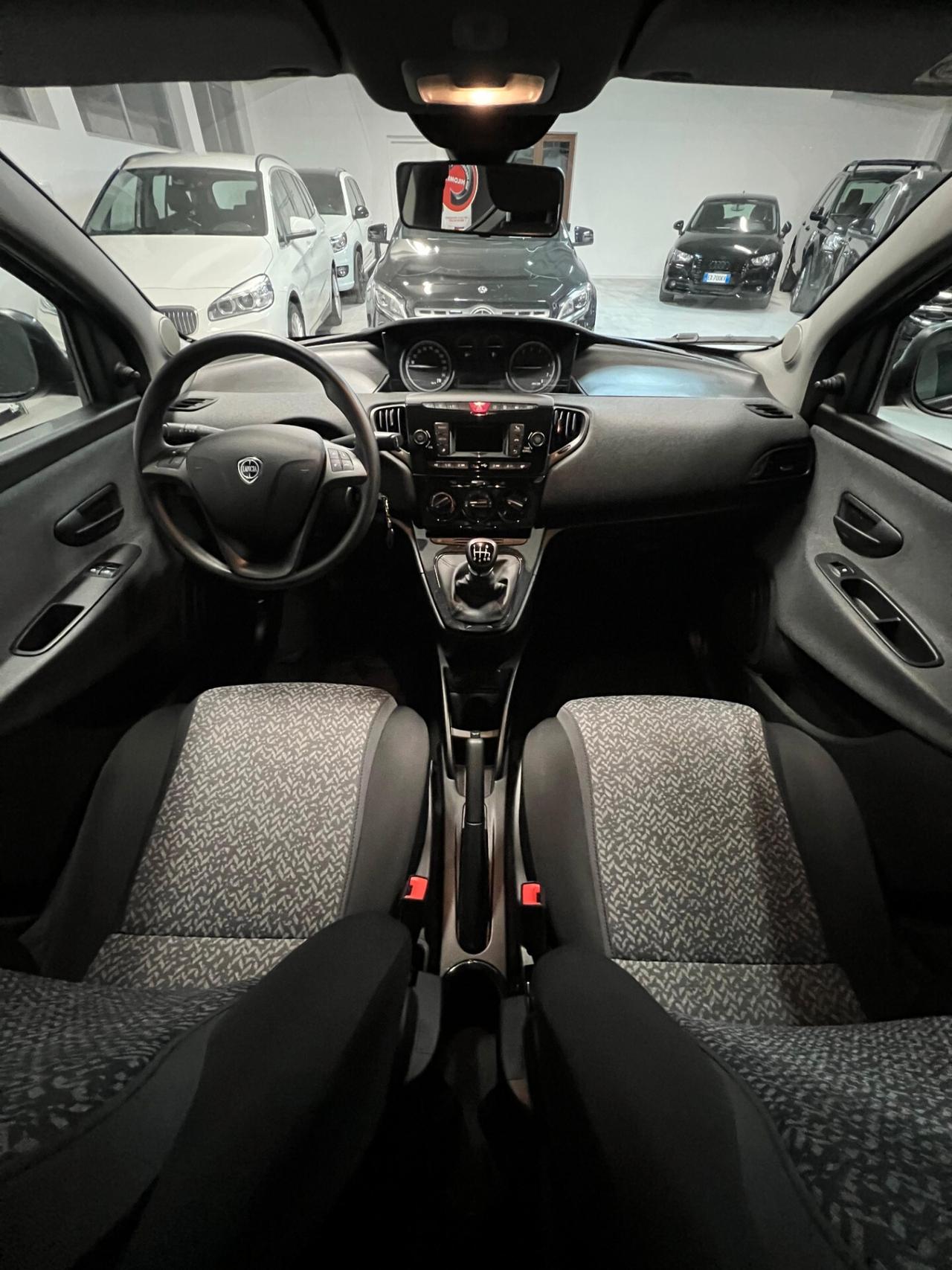 Lancia Ypsilon 1.0 FireFly 5 porte S&S Hybrid Alberta Ferretti