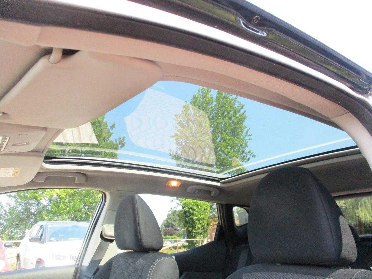 Nissan Qashqai 1.5 dCi N-Connecta TETTO/360/Frenata