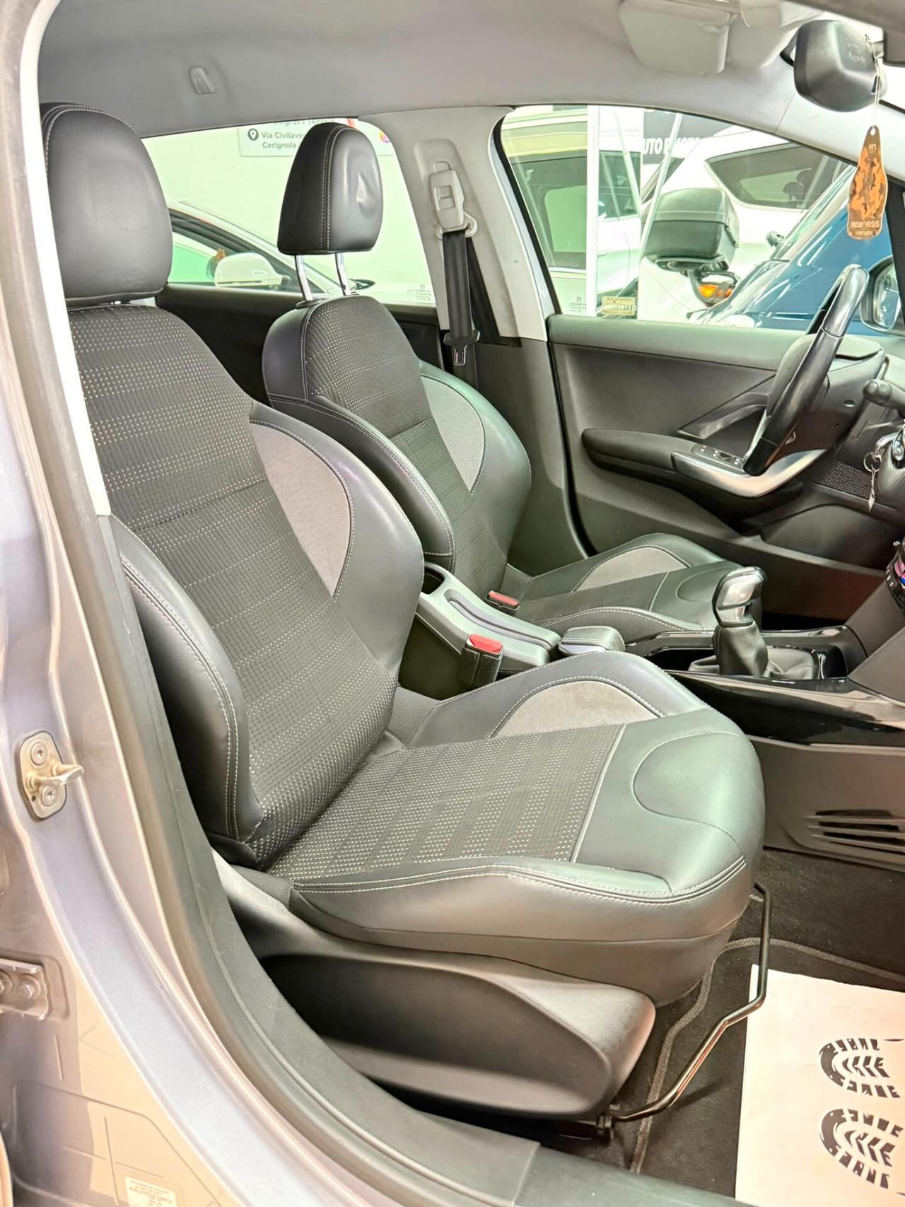 Peugeot 2008 BlueHDi 100 S&S Allure