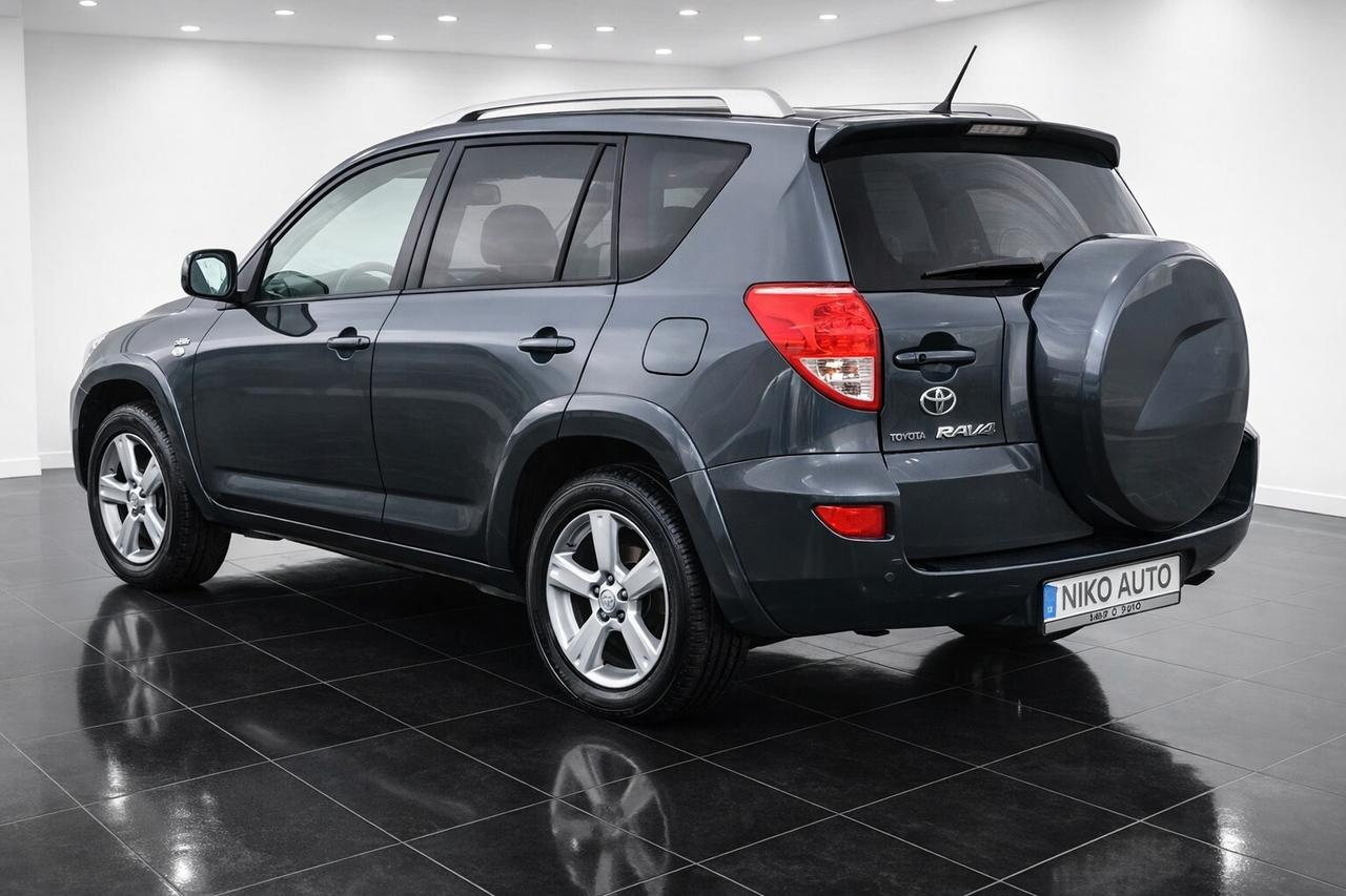 TOYOTA RAV4 2006 2.2 D-4D 177 CV Luxury PELLE NAVI CRUIS DA CONTROLLARE