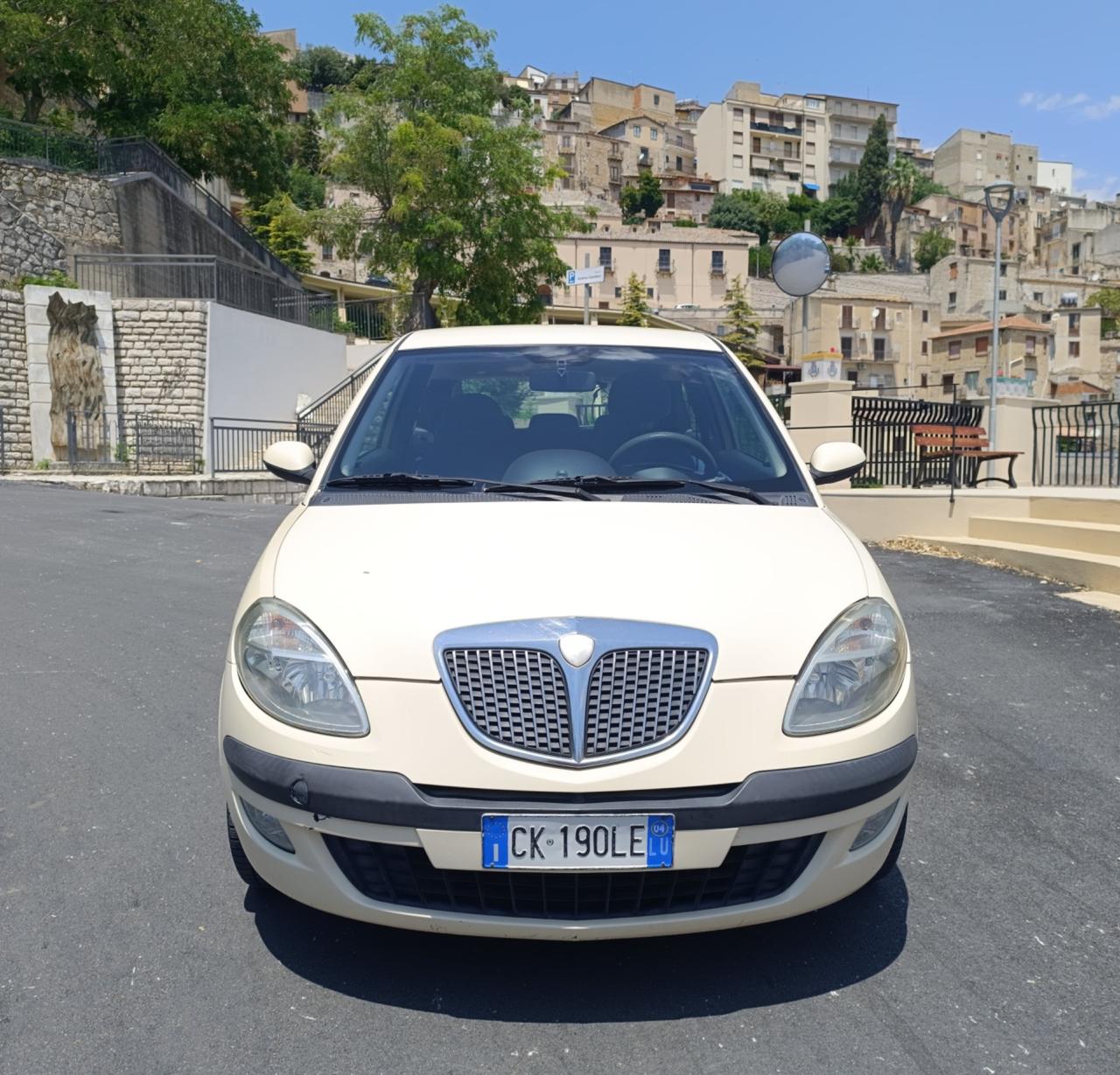 Lancia Ypsilon 1.2 Argento