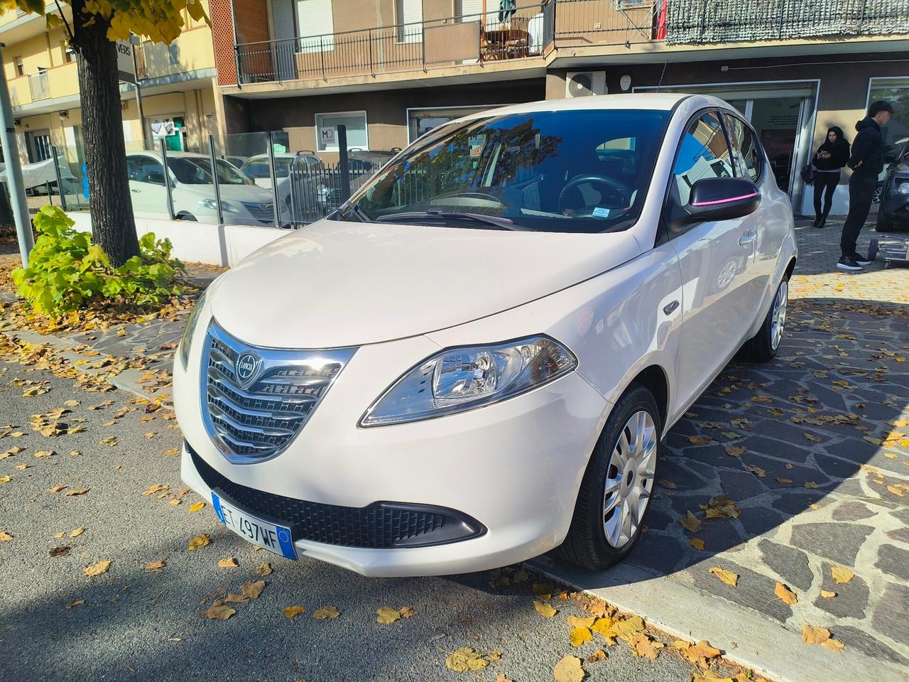 Lancia Ypsilon 1.2 69 CV 5 porte GPL Ecochic Silver