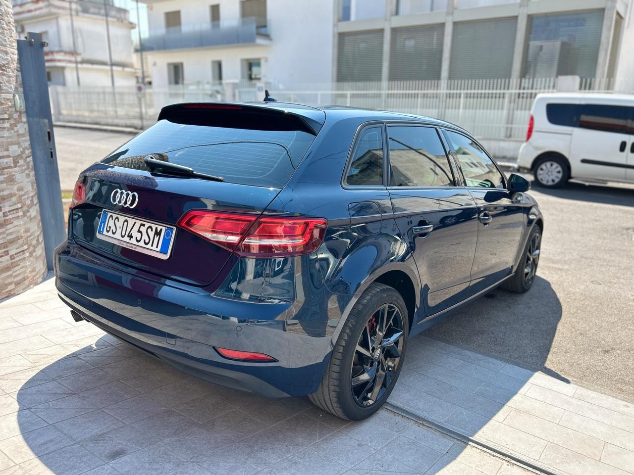 Audi A3 1.6 TDI KIT Rs3-Mod.2017 LED/17"