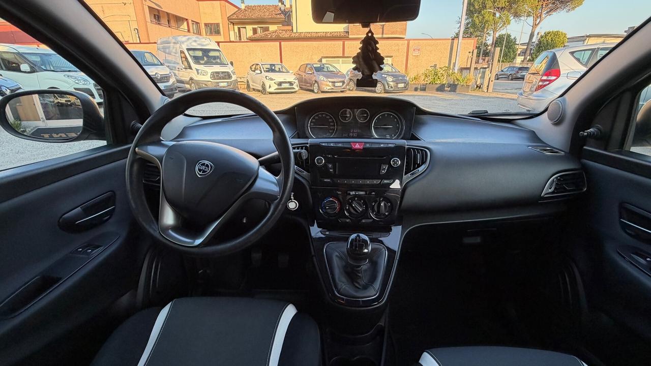 Lancia Ypsilon 1.2 69 CV