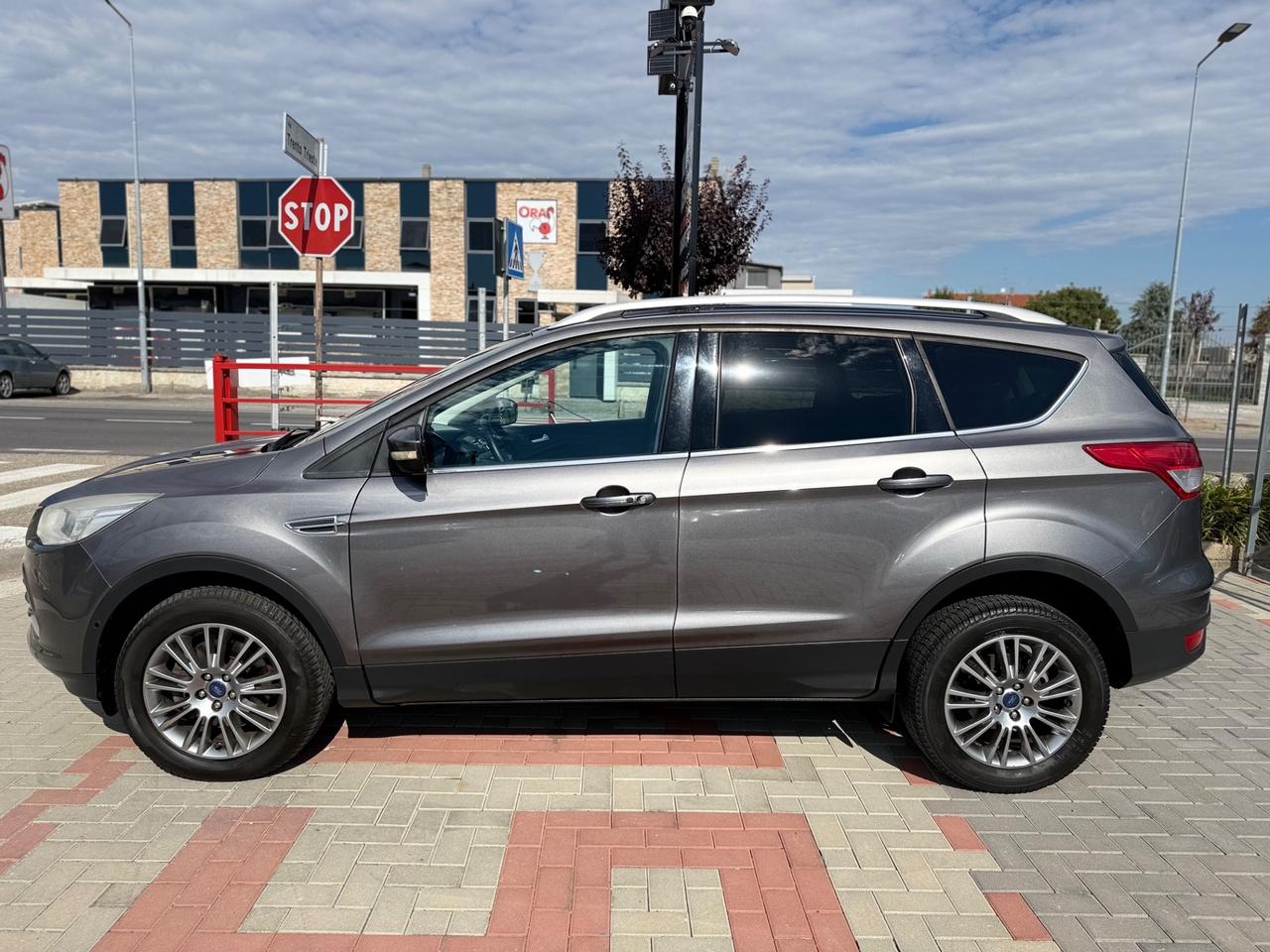 Ford Kuga 2.0 TDCI 140 CV 4WD Titanium