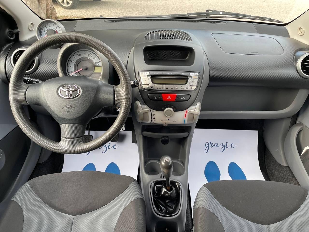 TOYOTA AYGO 1.0 B - 2006