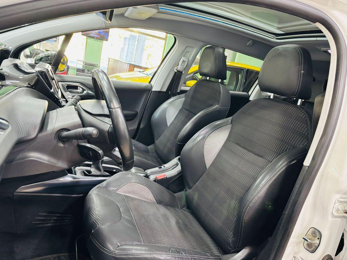 Peugeot 2008 1.6 e-HDi 115 CV S&S Féline Panorama