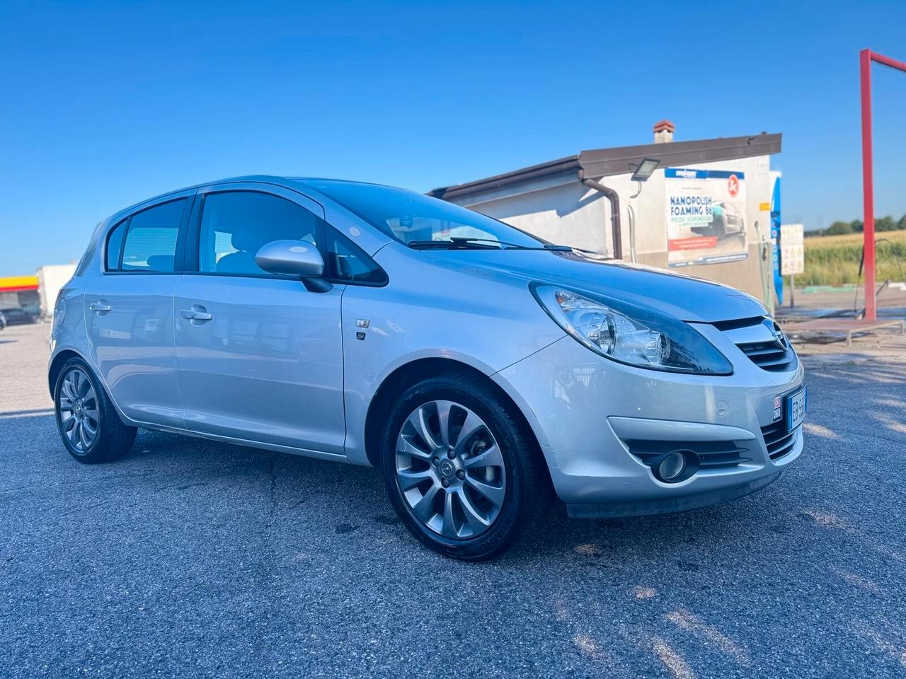 Opel Corsa 1.2 80CV 5 porte GPL-TECH Club