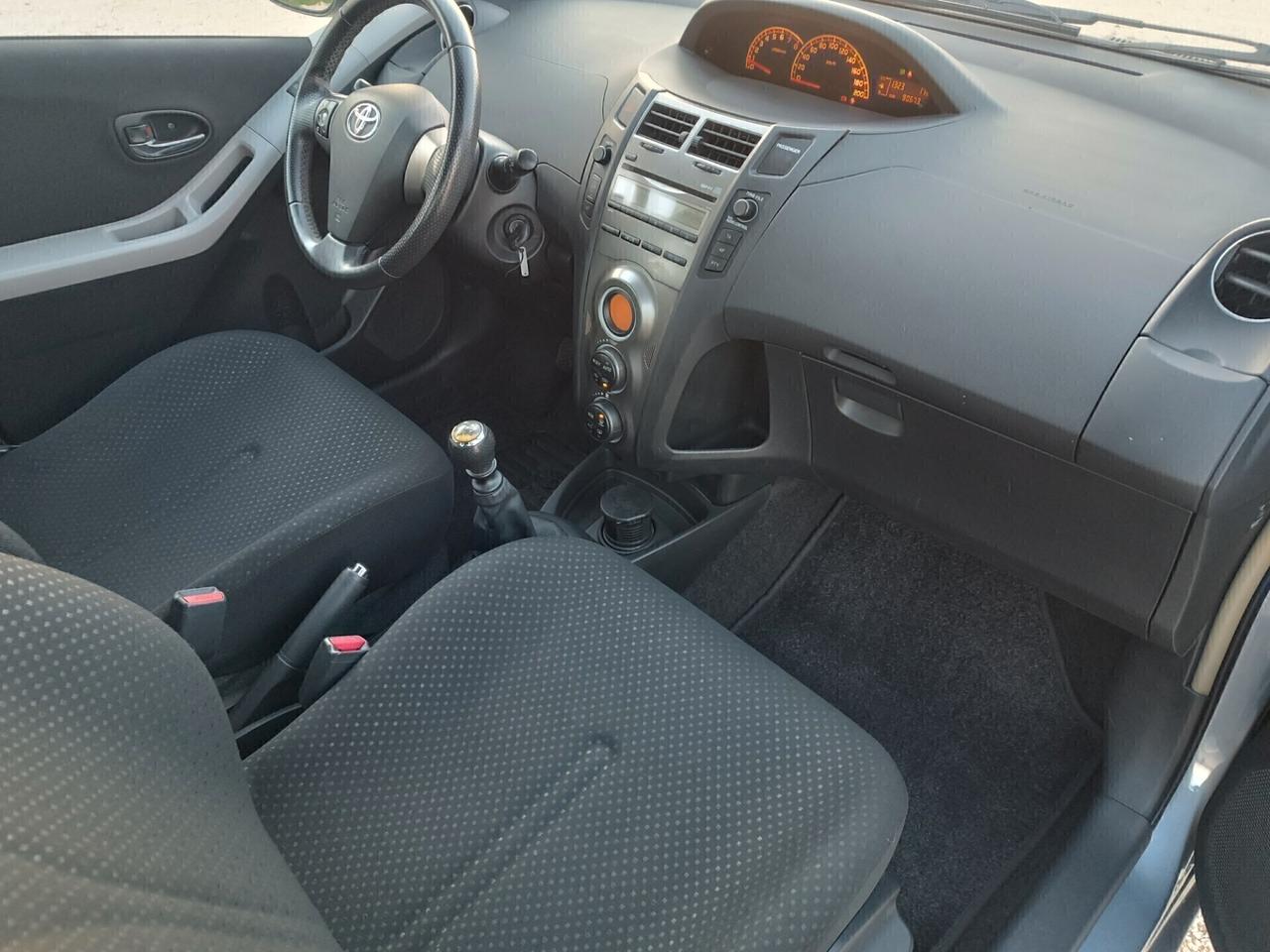 Toyota Yaris 1.3 benzina