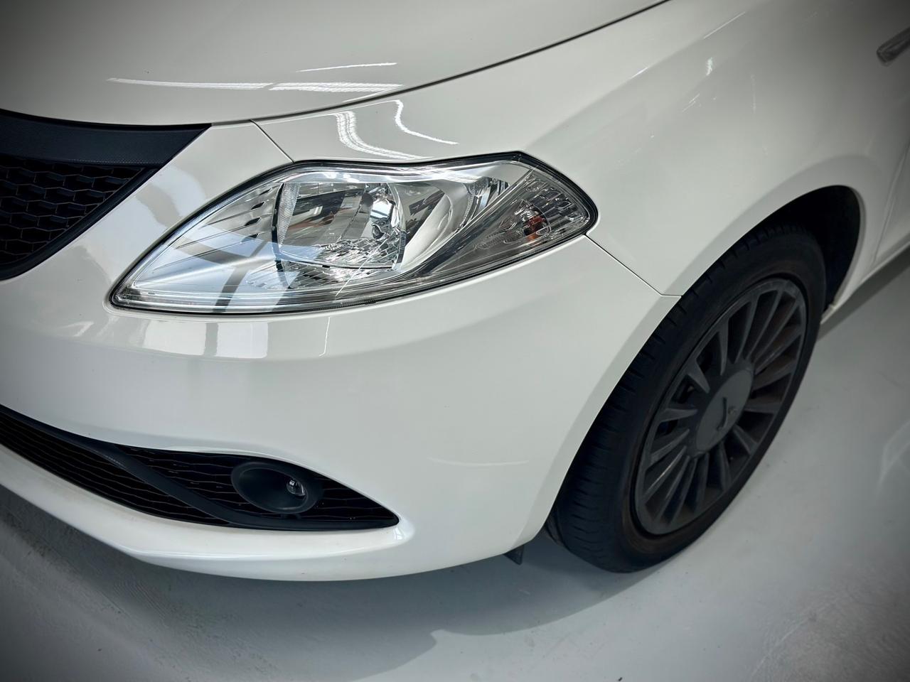 Lancia Ypsilon 1.2 69 CV 5 porte Elefantino Blu