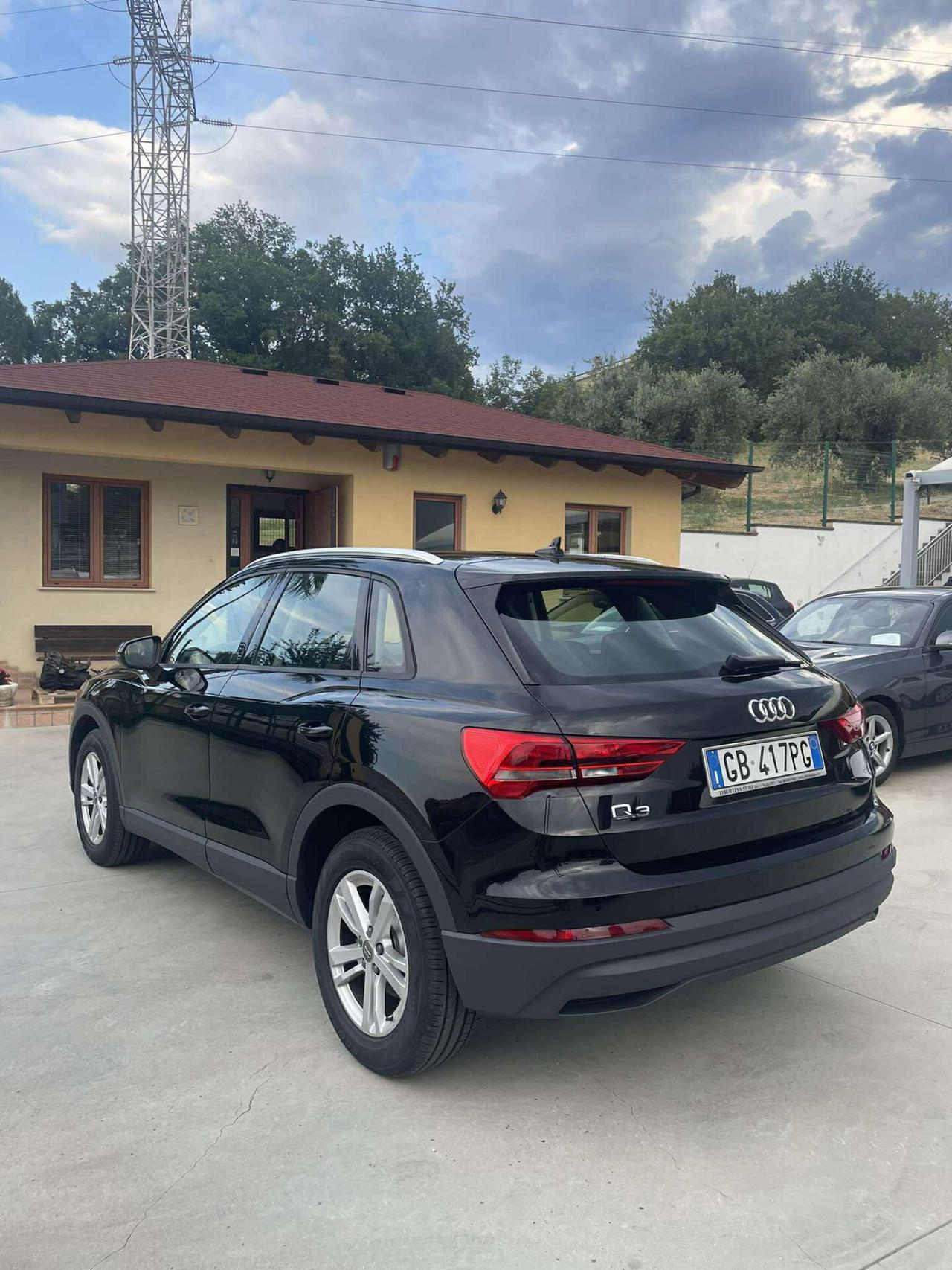 Audi Q3 35 TDI S tronic Business