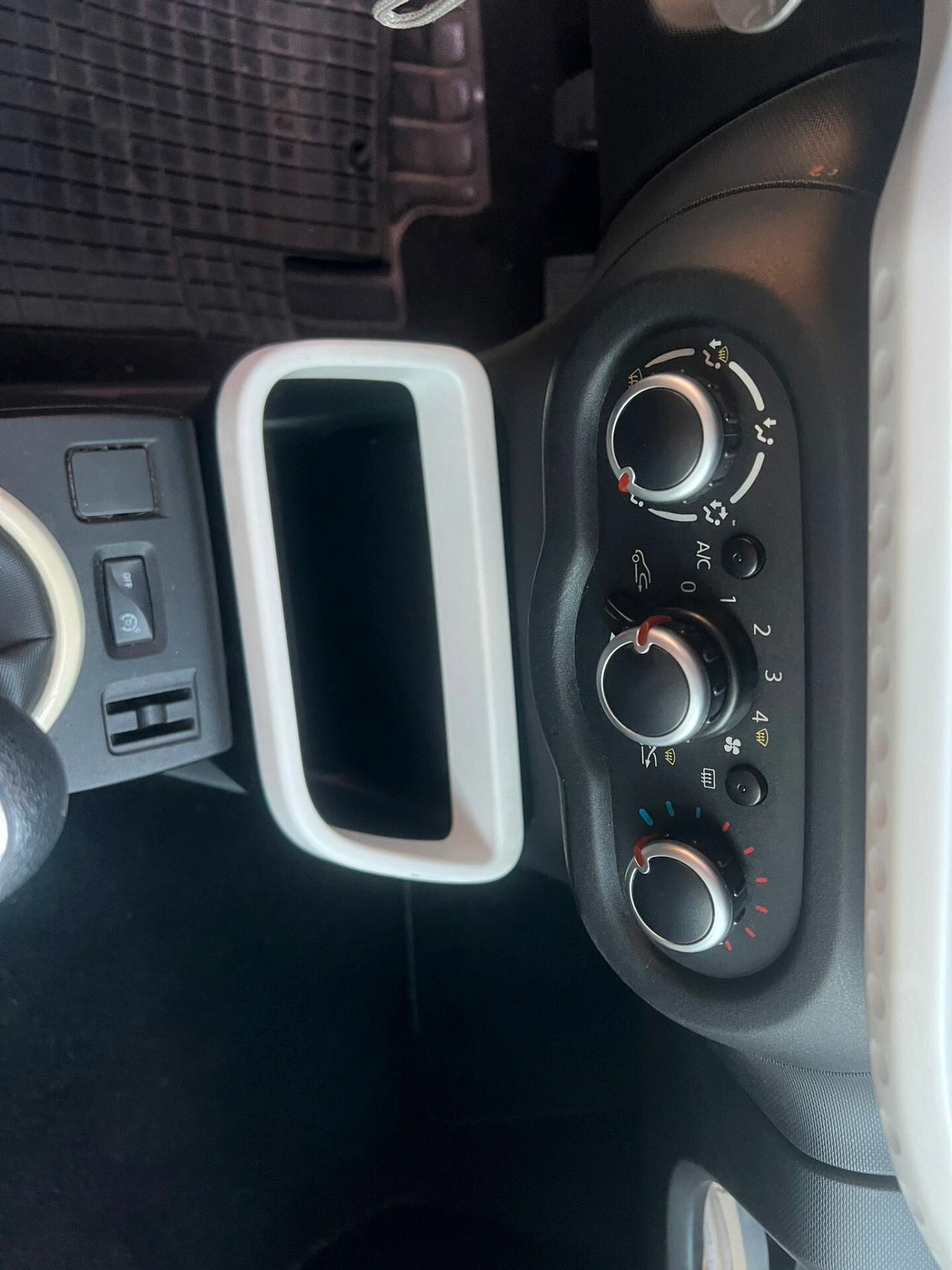 Renault Twingo SCe Lovely