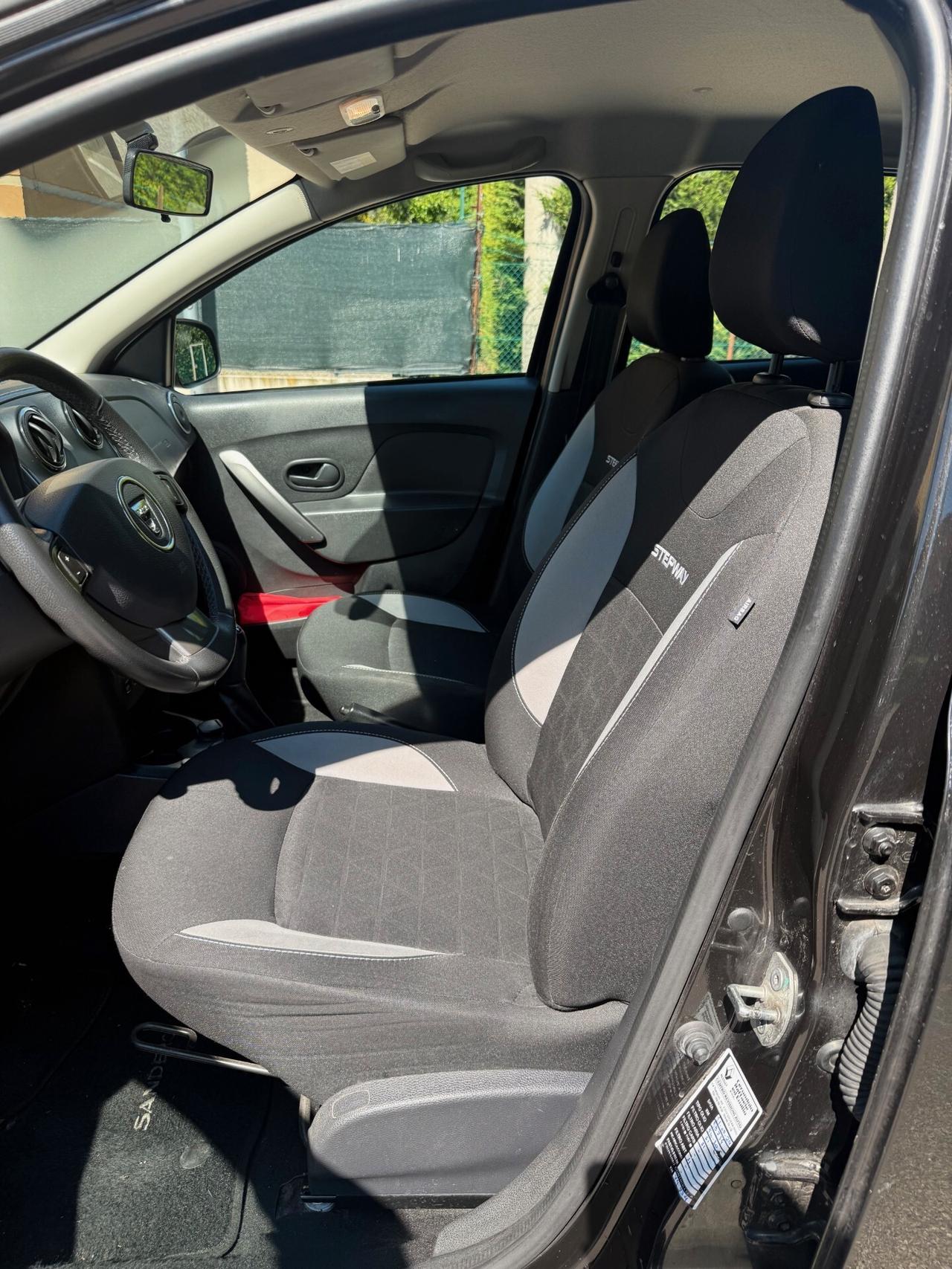 Dacia Sandero Stepway 0.9 Gpl - NEOP. - NAV. - 12 MESI DI GAR. -