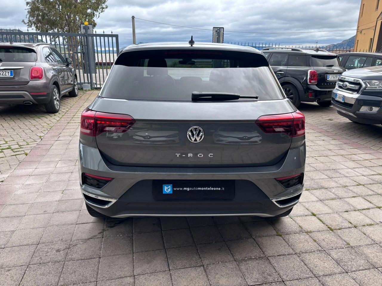 VOLKSWAGEN T-ROC