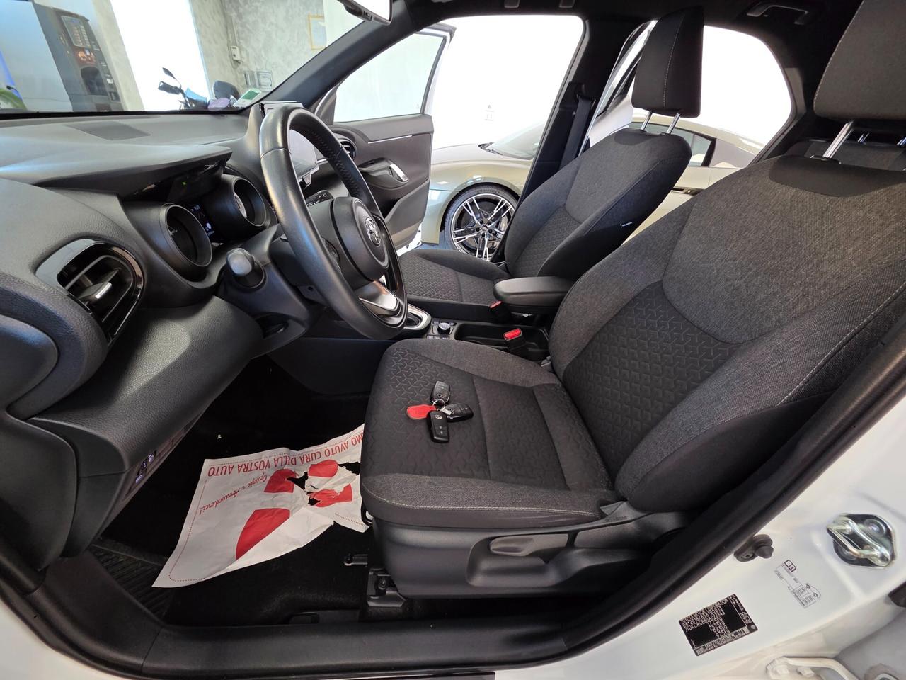 Toyota Yaris Cross 1.5 Hybrid 5p. E-CVT AWD-i Lounge
