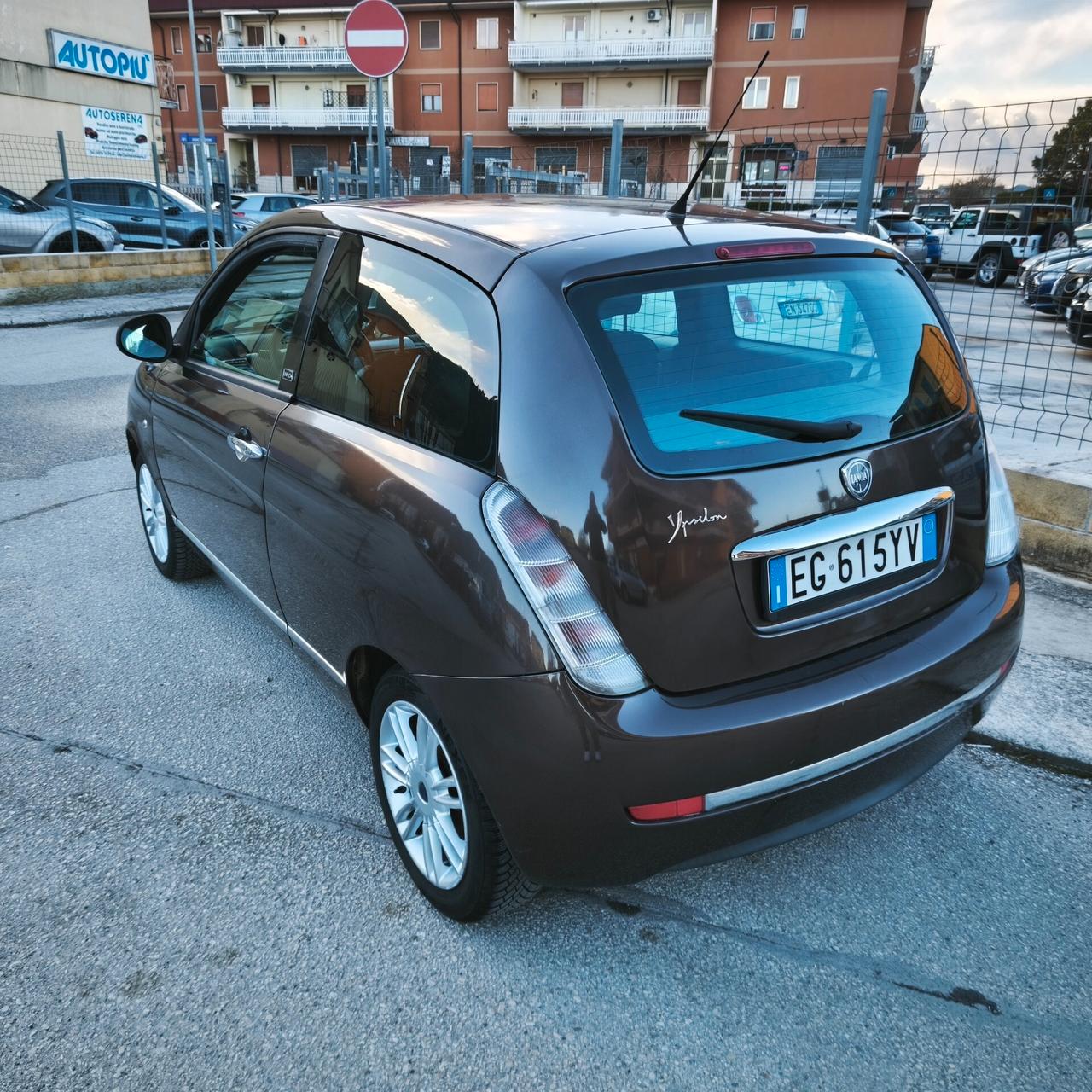 Lancia Ypsilon 1.2 69 CV Unyca