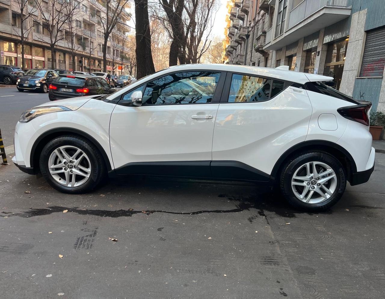 Toyota C-HR 1.8 Hybrid E-CVT Trend