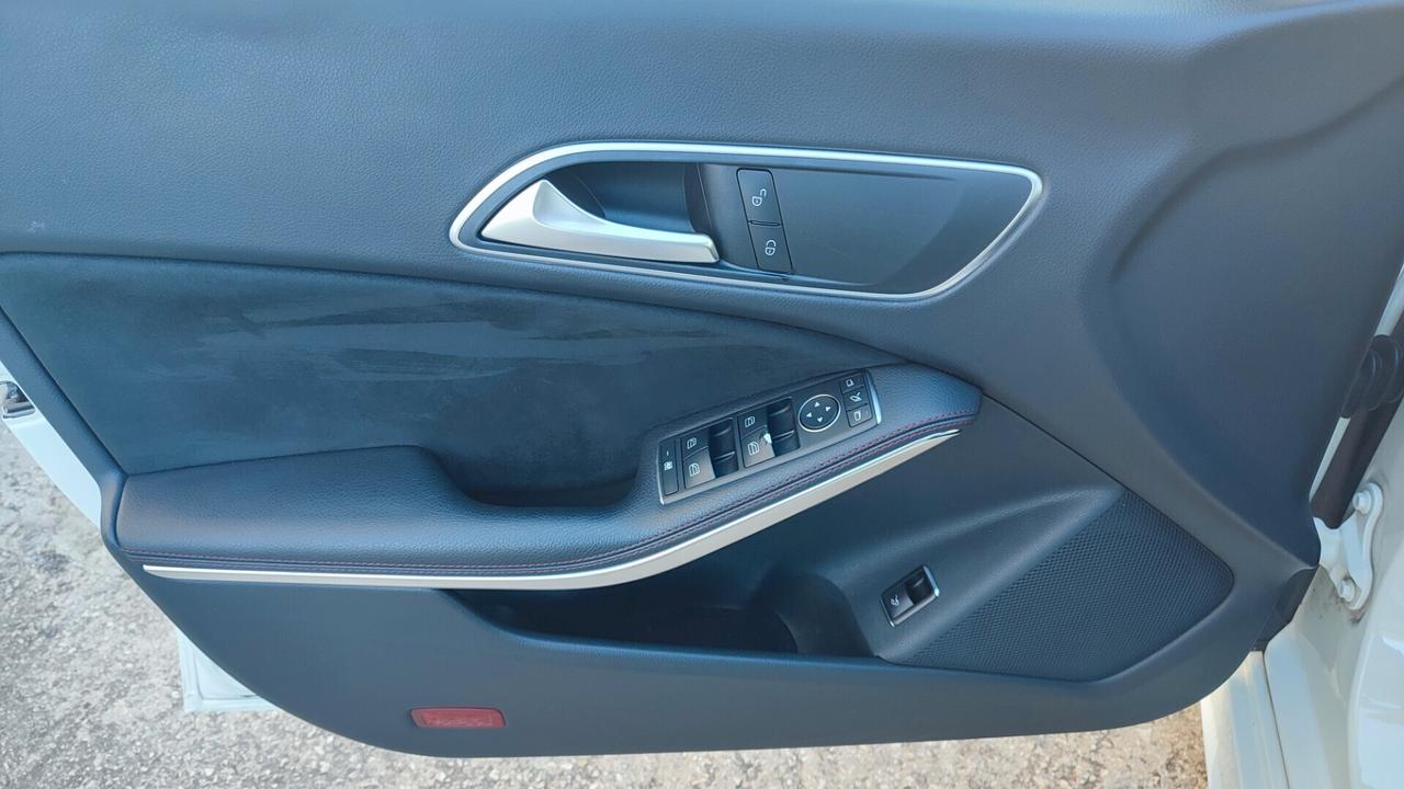 MERCEDES CLA 200 PREMIUM