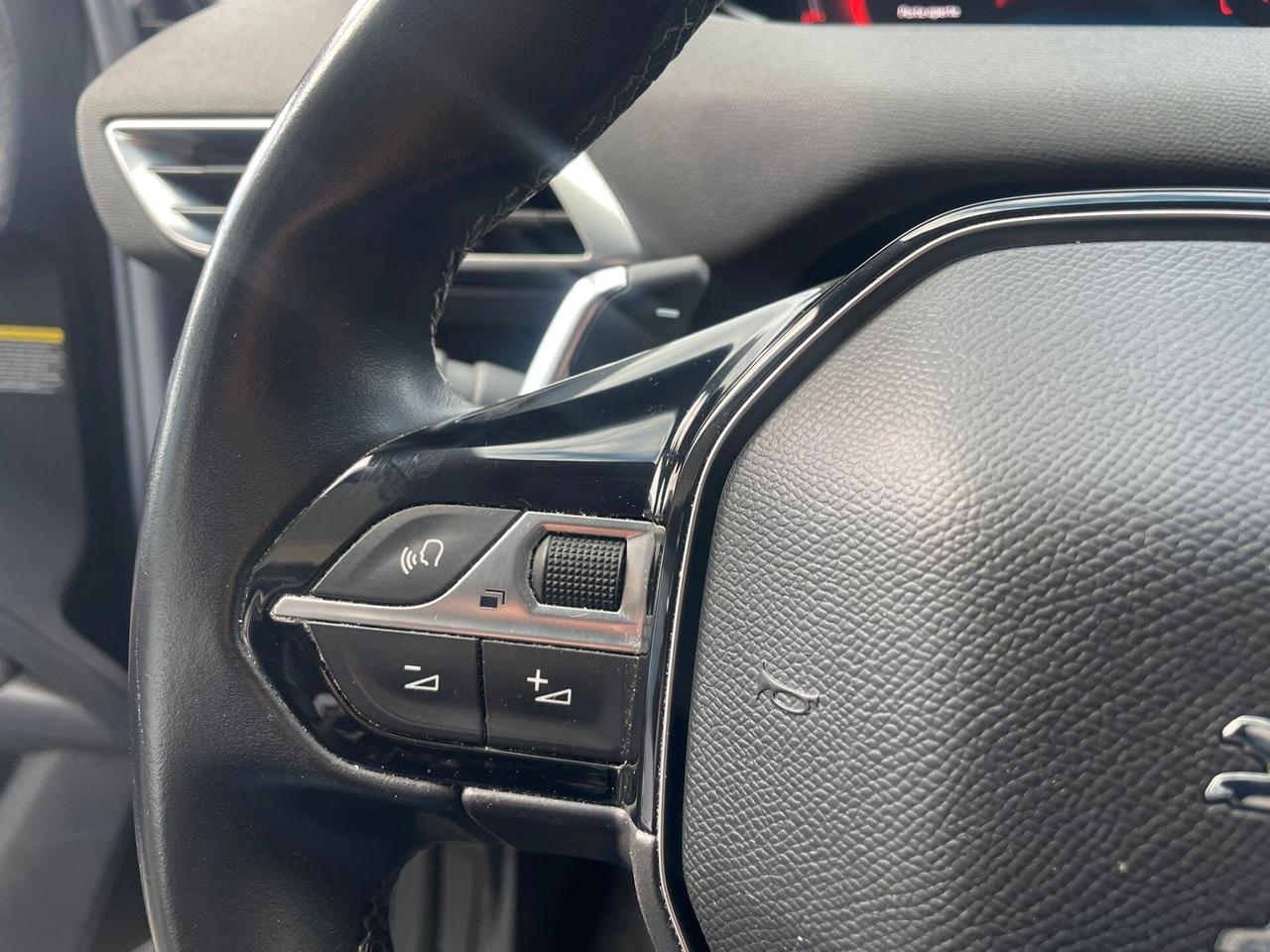 PEUGEOT 3008 1.5HDI ALLURE EAT8 130cv