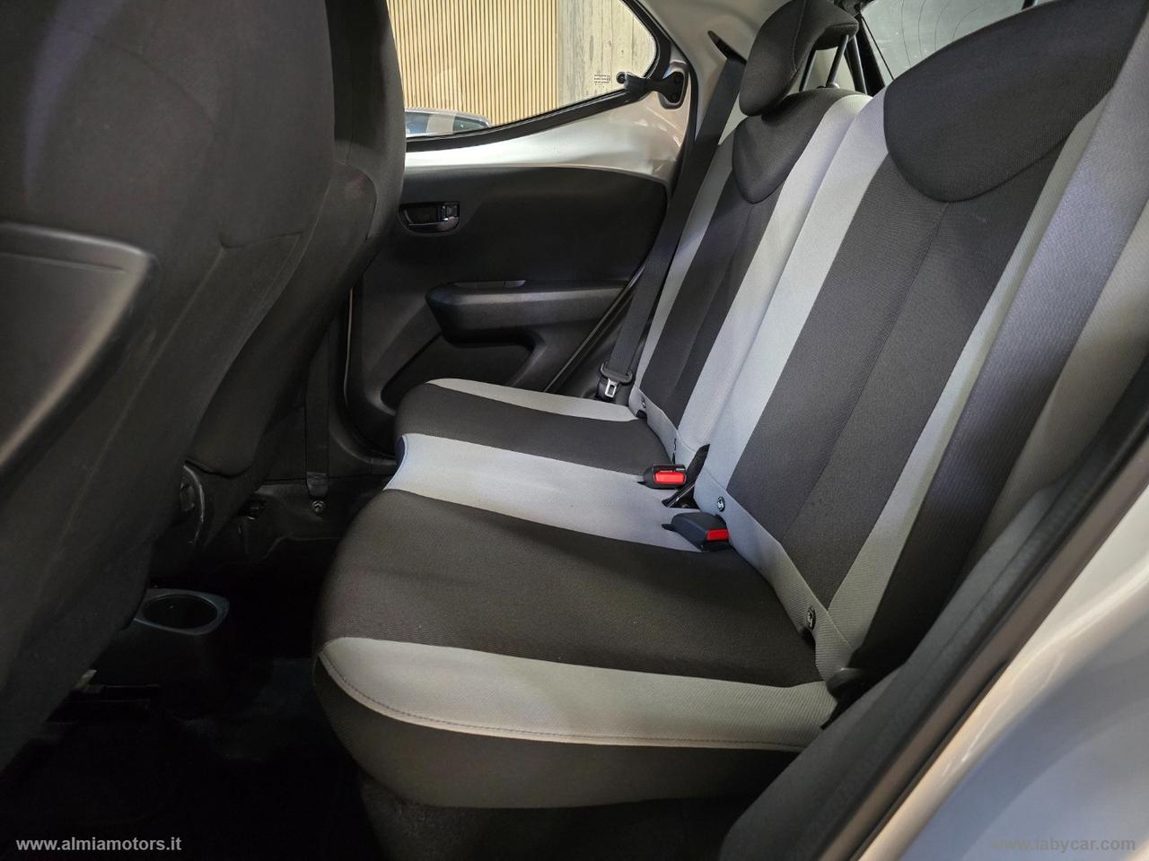 TOYOTA Aygo 1.0 VVT-i 69 CV 5p. x-play TSS