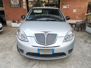 Lancia Ypsilon 1.3 MJT 75 CV Unyca