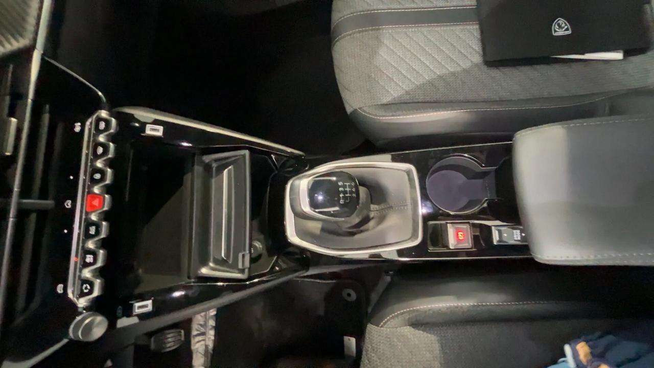 Peugeot 2008 PureTech 100 S&S Allure