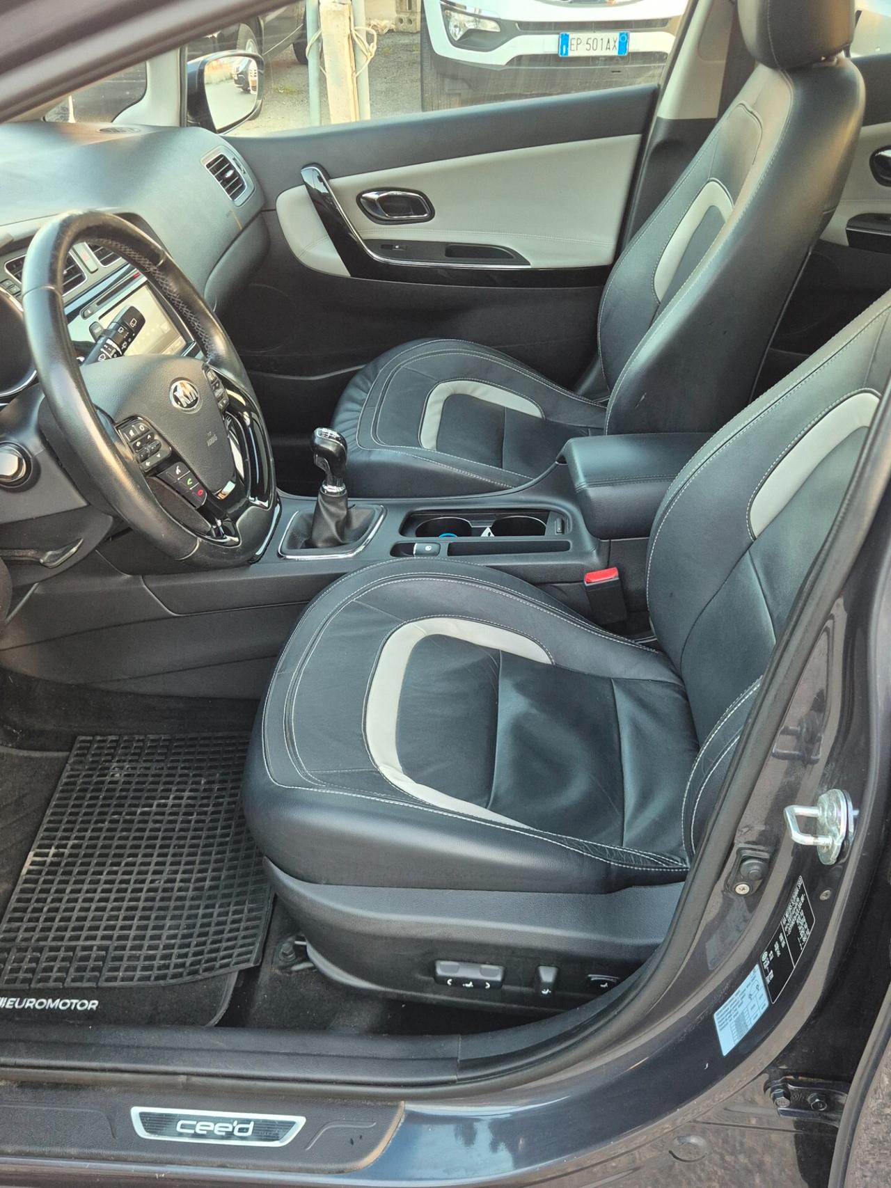 Kia Ceed cee'd 1.6 CRDi 128 CV 5 porte Class