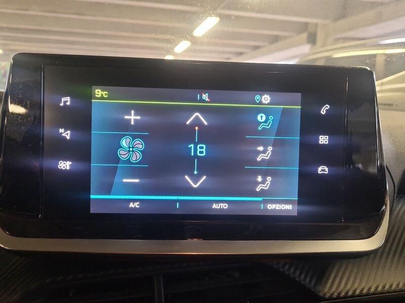 Peugeot 2008 motore elettrico 136 CV Active