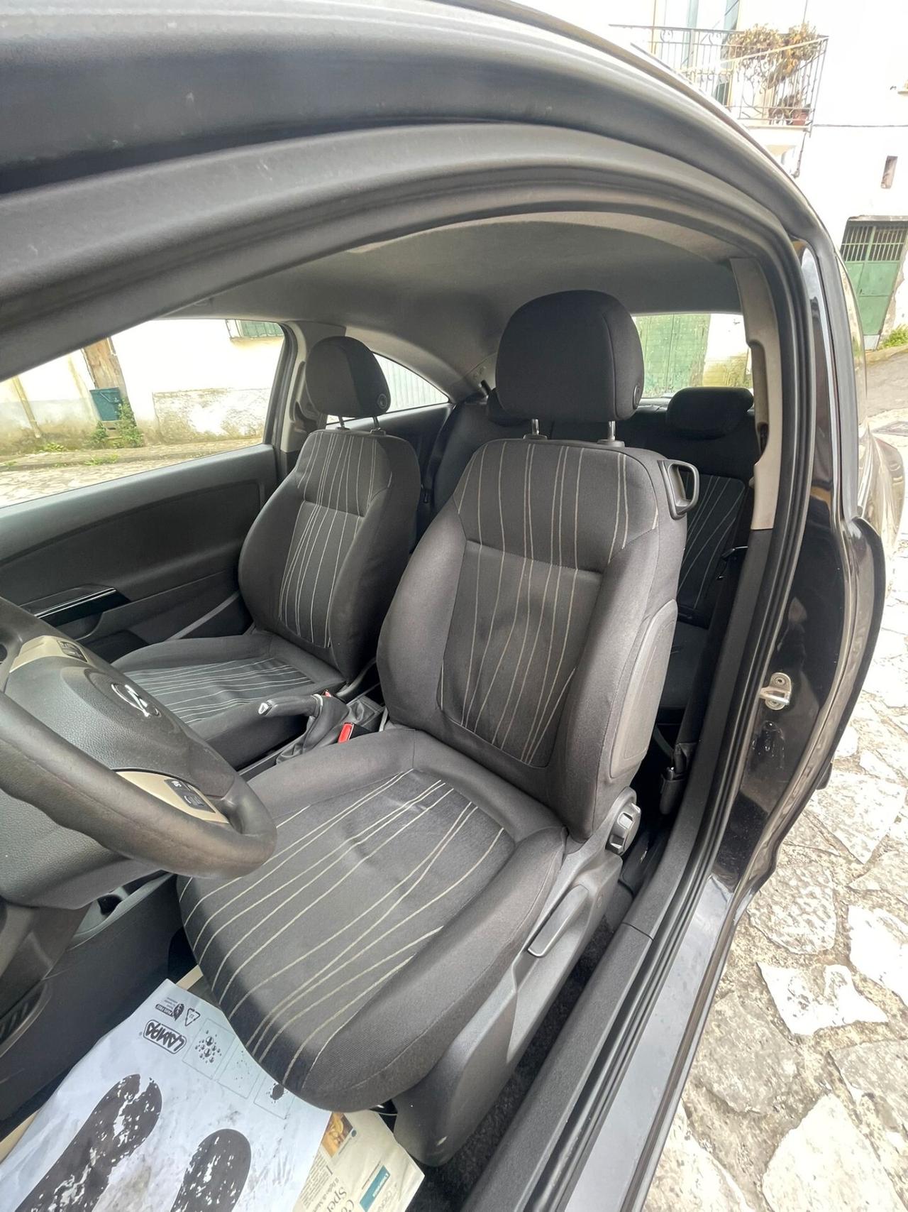 Opel Corsa 1.2 3 porte Enjoy