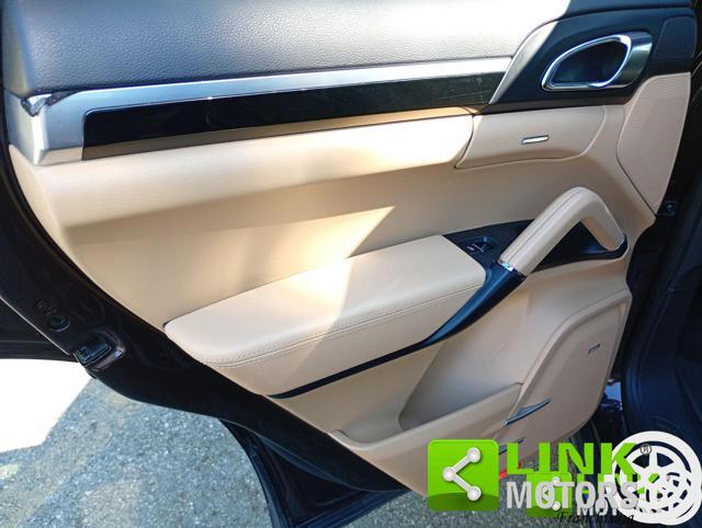 PORSCHE Cayenne 3.0 V6 tdi Platinum Edition 245cv tiptronic