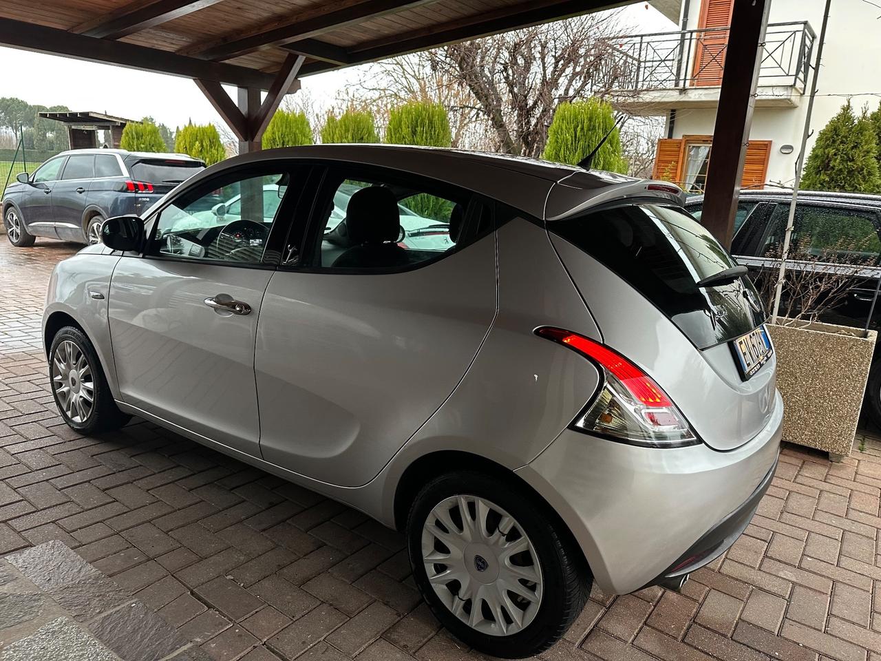 Lancia Ypsilon 1.2 69 CV 5 porte GPL Ecochic Platinum